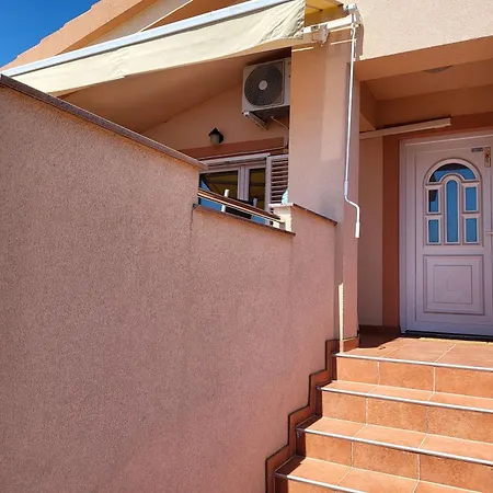 Apartman Leonardo Vrsi