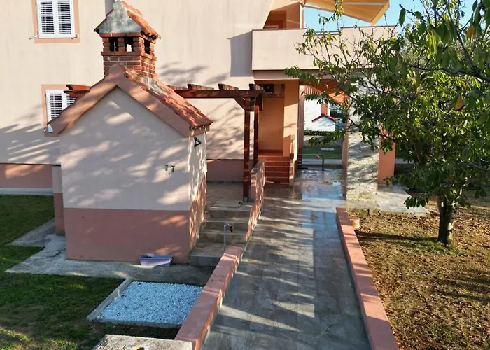 Leonardo Apartman Vrsi