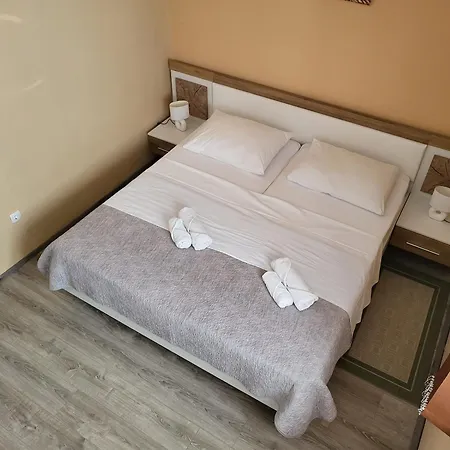 Leonardo Apartment